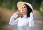 Áo dài: Pakaian Tradisional Perempuan Vietnam
